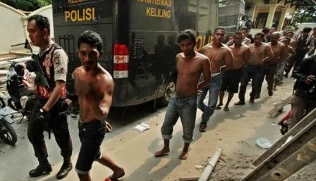 Pertanyaan-Pertanyaan yang Bikin Para Orang Bertato KZL! 33