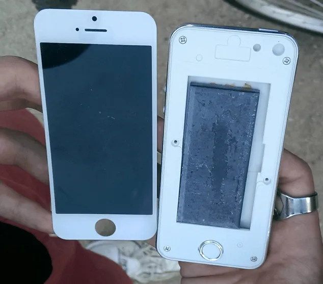 Berbagai Kelakuan Gak 'Pintar' Para Pengguna Smartphone 31