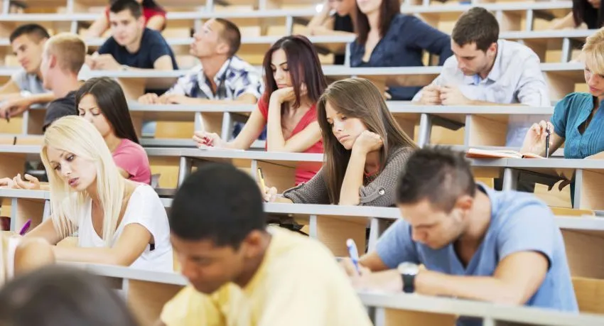 13 Perbedaan Mencolok Antara Mahasiswa Baru dengan Mahasiswa Tua. Kamu Termasuk yang Mana? 51