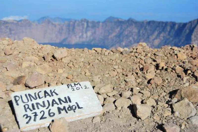 Tips-Tips yang Harus Kamu Baca Sebelum Mencumbui Puncak Gunung 17