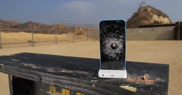 Berbagai Kelakuan Gak 'Pintar' Para Pengguna Smartphone 21
