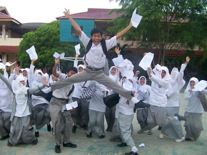 17 Lika-Liku Perjuangan Ini Cuma Dipahami Oleh Cowok Berambut Gondrong 19