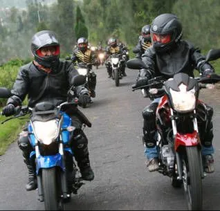 Peraturan Gak Tertulis Di Jalan Raya yang Penting Kamu Tahu 25