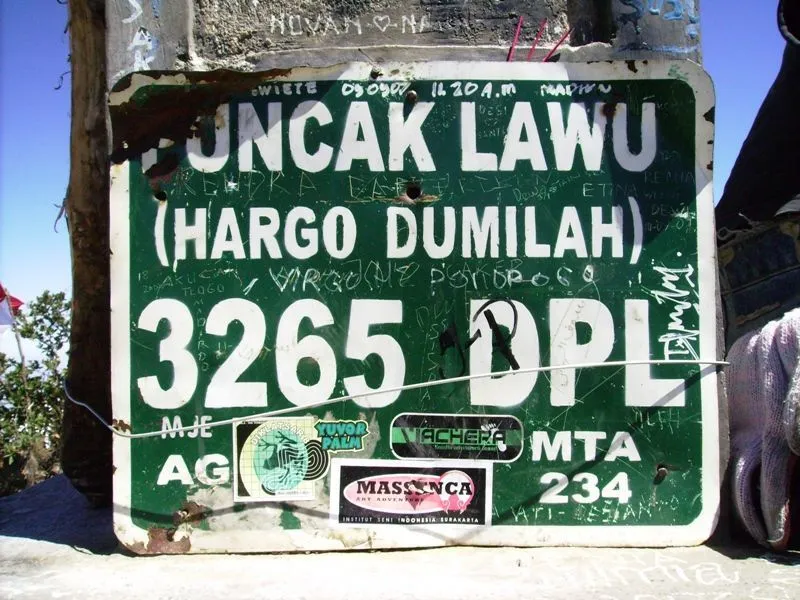 Tips-Tips yang Harus Kamu Baca Sebelum Mencumbui Puncak Gunung 11