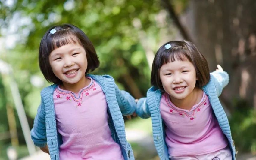 Lika-Liku Spesial Kehidupan Si Anak Kembar 50