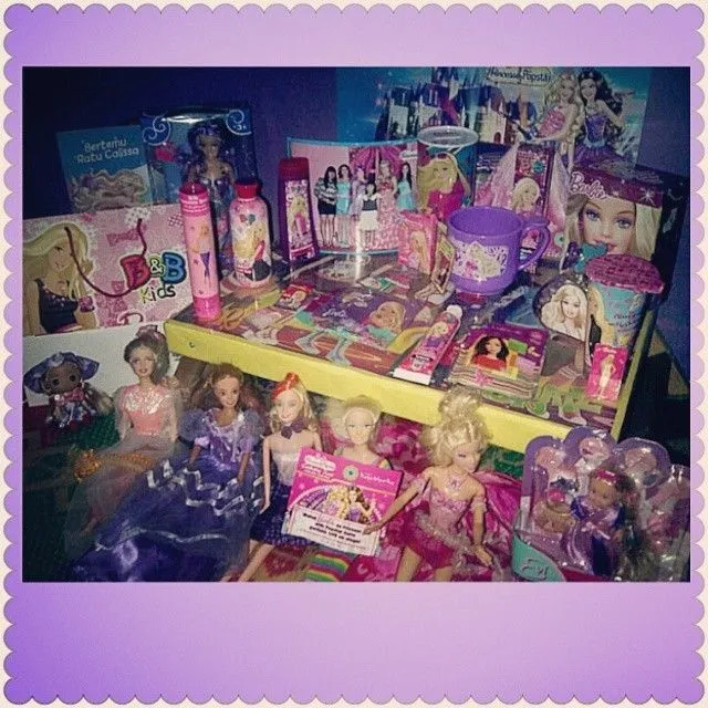 Happy, Cewek Unik Asal Indonesia yang Gemar Berdandan Ala Barbie 15