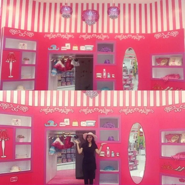 Happy, Cewek Unik Asal Indonesia yang Gemar Berdandan Ala Barbie 22