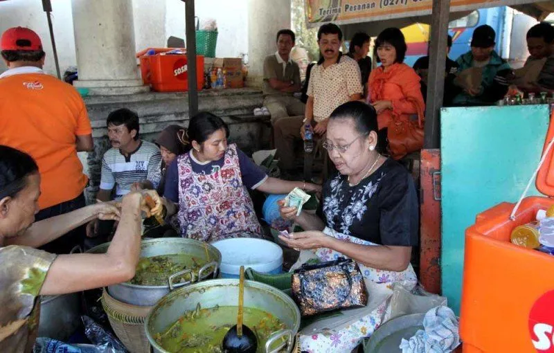 Berencana Jalan-Jalan Ke Solo? Kamu Akan Menemukan Hal-Hal Ini Sebagai Mitos! 18