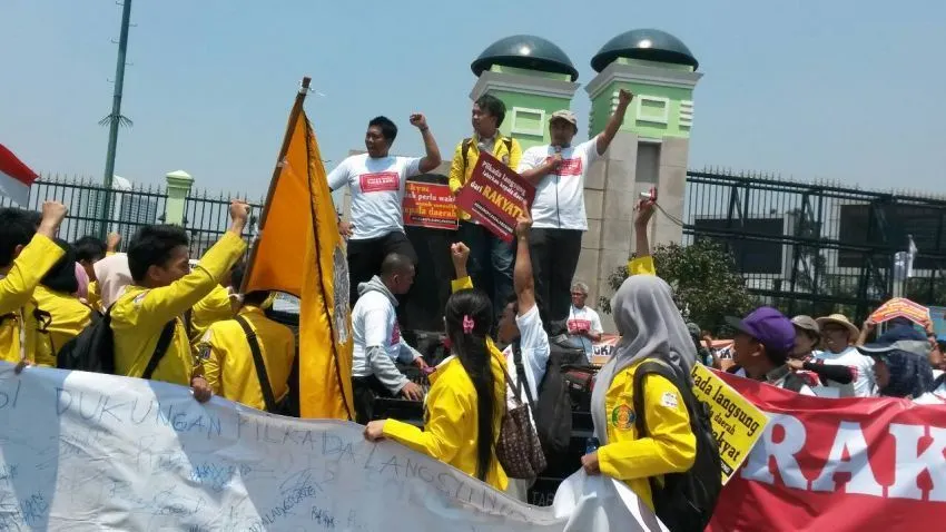 Alasan Mengapa Mahasiswa Fakultas Ekonomi Layak Jadi Pacar yang Kamu Cintai 24