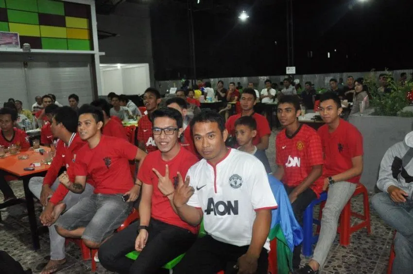 Gegap Gempita dan Getir Hidup Yang Hanya Dirasakan Fans Manchester United 61