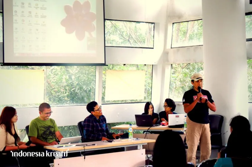 Mengintip Jatuh Bangun yang Cuma Dialami Oleh Mahasiswa Komunikasi 93