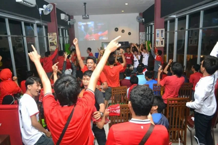 Gegap Gempita dan Getir Hidup Yang Hanya Dirasakan Fans Manchester United 63