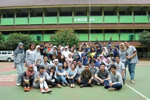Suka-Duka yang Dirasakan Orang Indonesia Bertubuh Tinggi 34