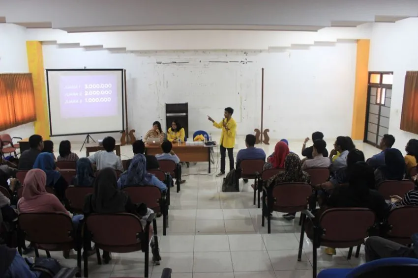 Mengintip Jatuh Bangun yang Cuma Dialami Oleh Mahasiswa Komunikasi 80