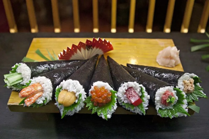 9 Cara Makan Sushi yang Baik dan Benar 19