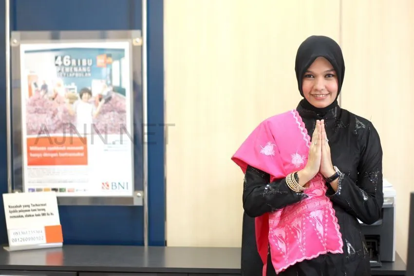 Suka Duka yang Cuma Bisa Dirasakan Oleh Pacar Karyawan Bank 32