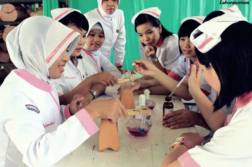 Kualitas Mahasiswi Kebidanan yang Membuat Mereka Tak Layak Diremehkan 10