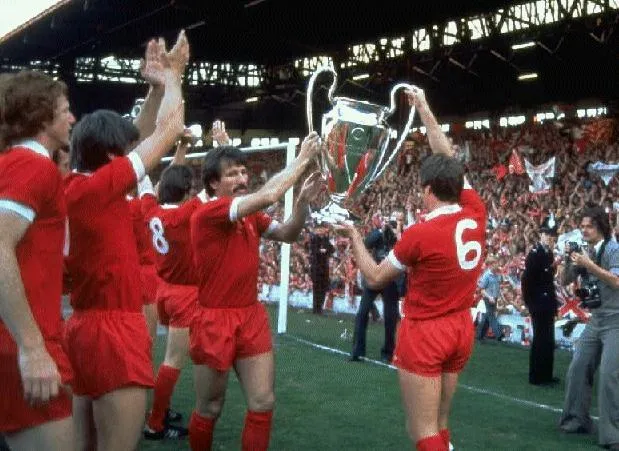 Gegap Gempita dan Getir Hidup Yang Hanya Dirasakan Fans Manchester United 81
