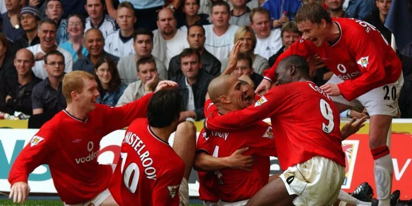 Gegap Gempita dan Getir Hidup Yang Hanya Dirasakan Fans Manchester United 83