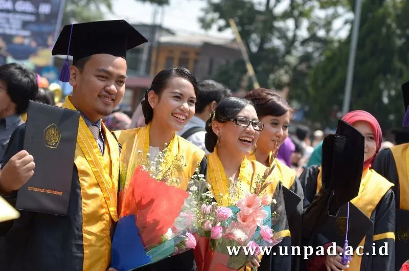 Dari Dipati Ukur Hingga Jatinangor, Inilah Sekelumit Cerita dari Kehidupan Mahasiswa UNPAD 98