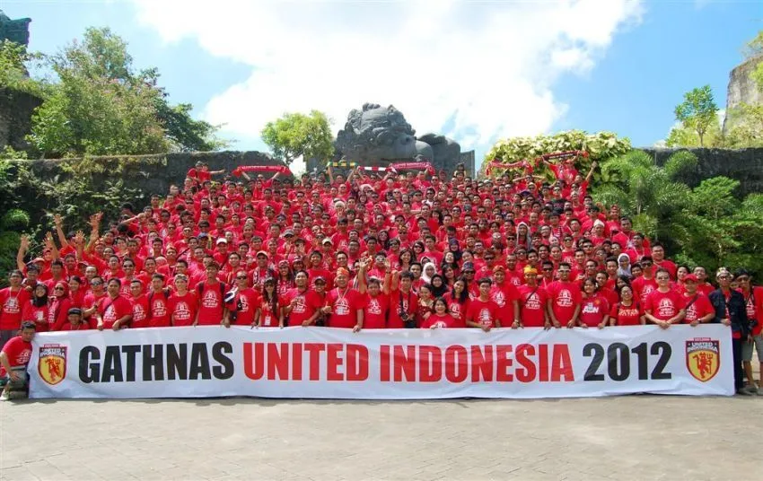 Gegap Gempita dan Getir Hidup Yang Hanya Dirasakan Fans Manchester United 66