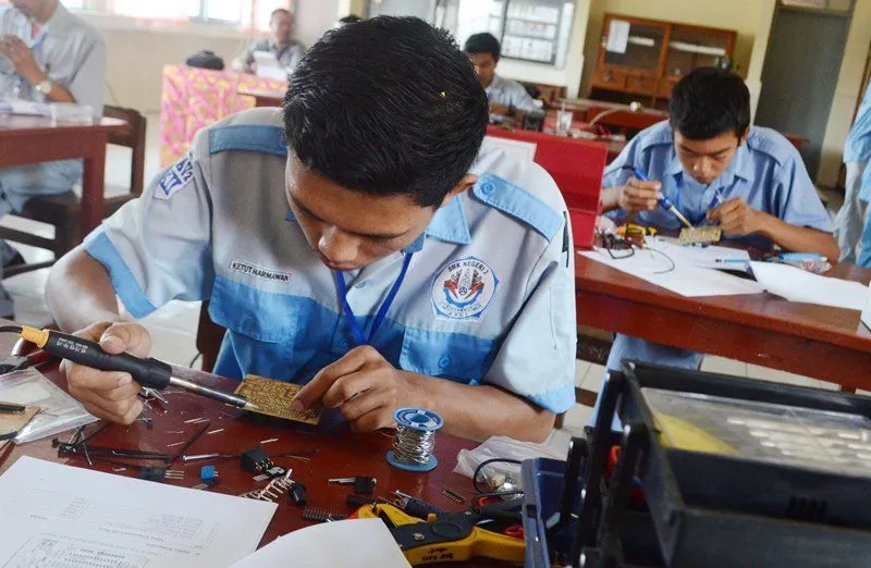 20 Pengalaman Unik dan Membanggakan yang Cuma Bisa Dicicipi Oleh Anak SMK 25