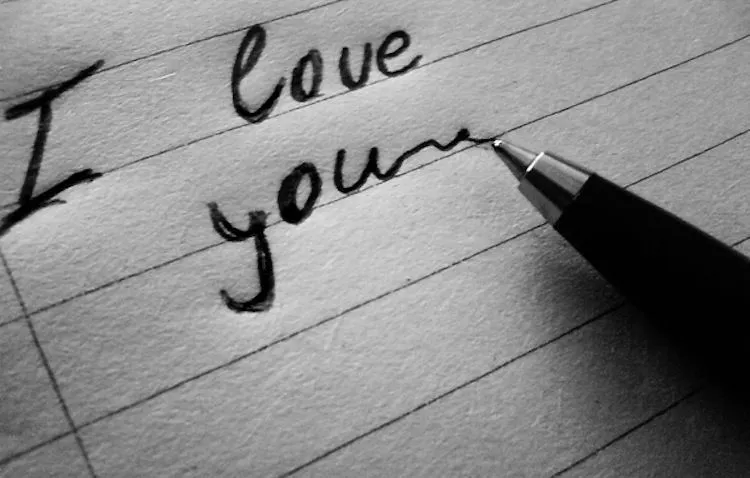 10 Alasan Kenapa Kamu Harus Mengirim Surat Cinta Sekarang Juga 13