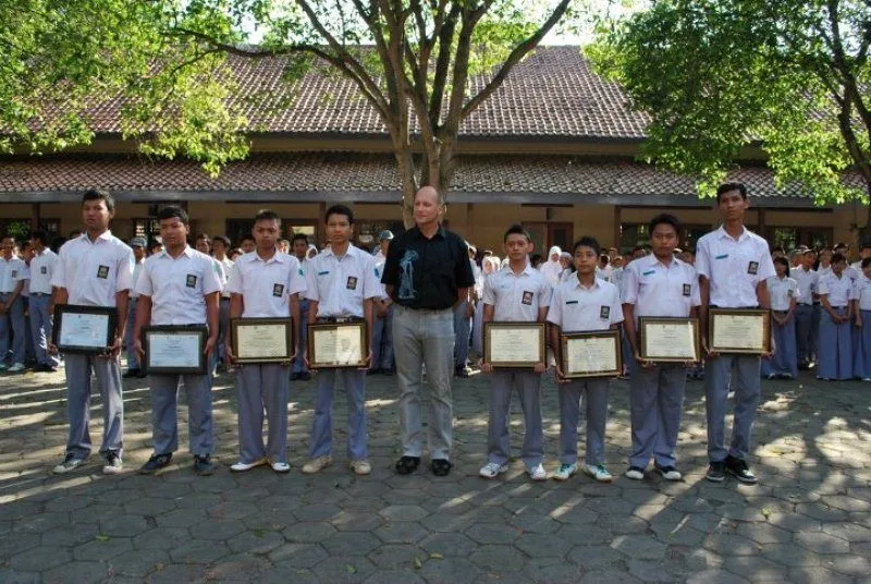 20 Pengalaman Unik dan Membanggakan yang Cuma Bisa Dicicipi Oleh Anak SMK 37