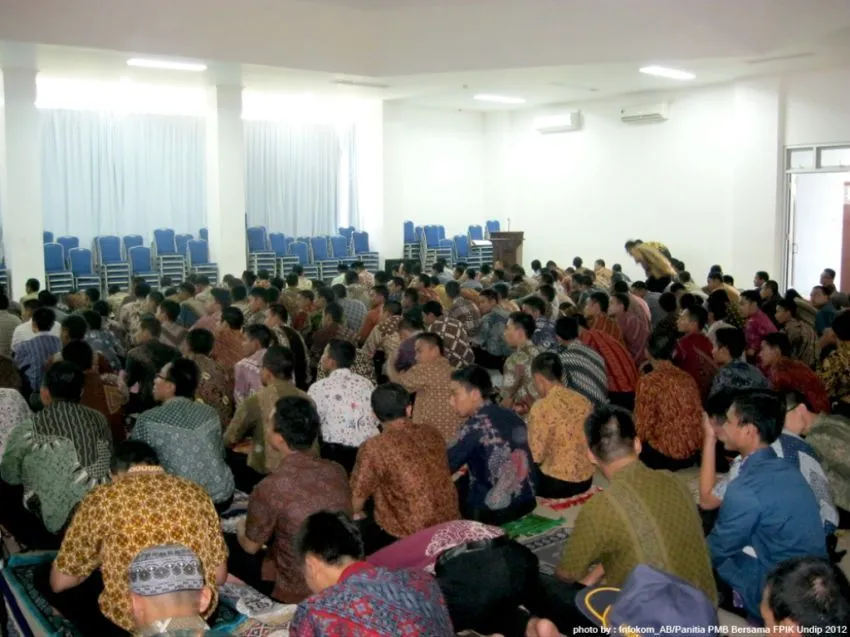 21 Pengalaman Ini Pasti Sudah Dilalui Oleh Cowok yang Rajin Shalat Jum'at 37