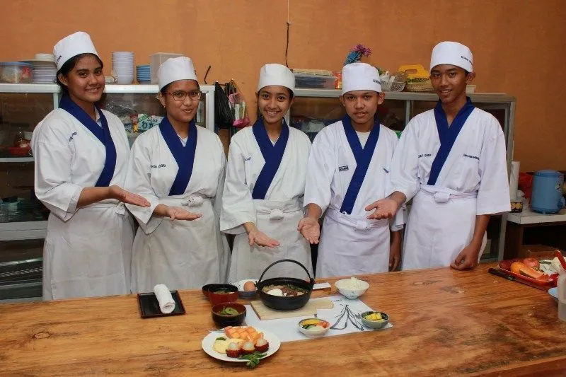 20 Pengalaman Unik dan Membanggakan yang Cuma Bisa Dicicipi Oleh Anak SMK 28