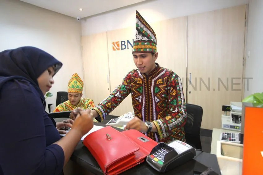 Suka Duka yang Cuma Bisa Dirasakan Oleh Pacar Karyawan Bank 52