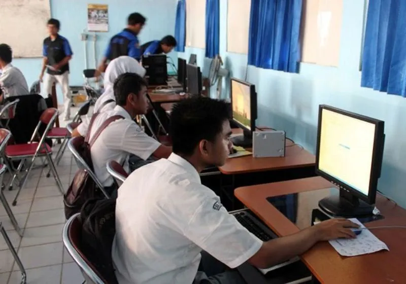 20 Pengalaman Unik dan Membanggakan yang Cuma Bisa Dicicipi Oleh Anak SMK 26