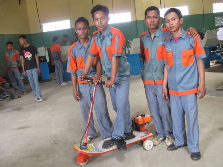 20 Pengalaman Unik dan Membanggakan yang Cuma Bisa Dicicipi Oleh Anak SMK 35