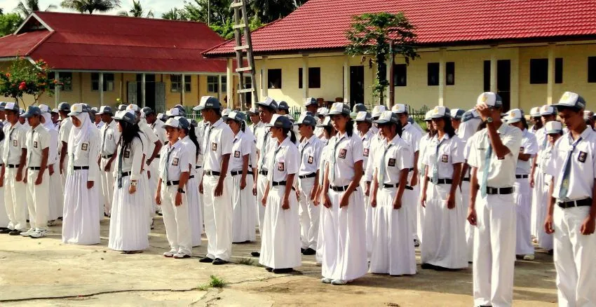 Suka-Duka yang Dirasakan Orang Indonesia Bertubuh Tinggi 33