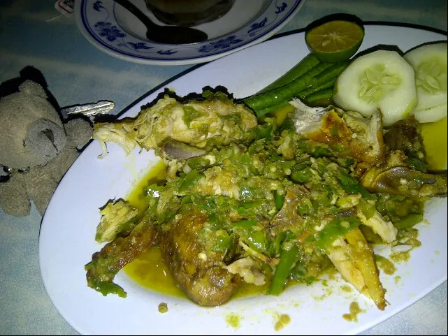 Daftar Kuliner Makanan Pedas di Kota Besar Indonesia. Nampol Banget! 19