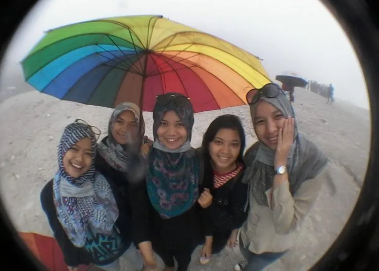 Beginilah Aksi Seru Para Pembaca Hipwee Waktu Mereka Pergi Traveling! 52