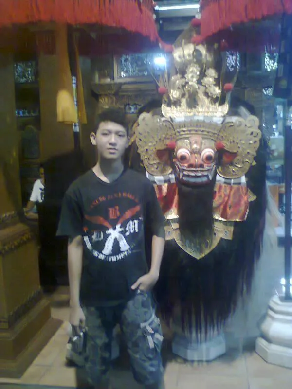 Begini Nih Kalau Pembaca Hipwee Diminta Pamer Foto Mereka Bareng Artis! 51