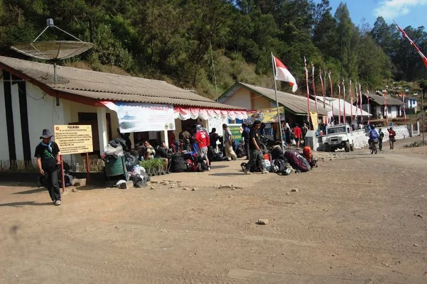 12 Hal yang Jangan Pernah Kamu Lakukan Saat Mendaki Puncak Mahameru 18