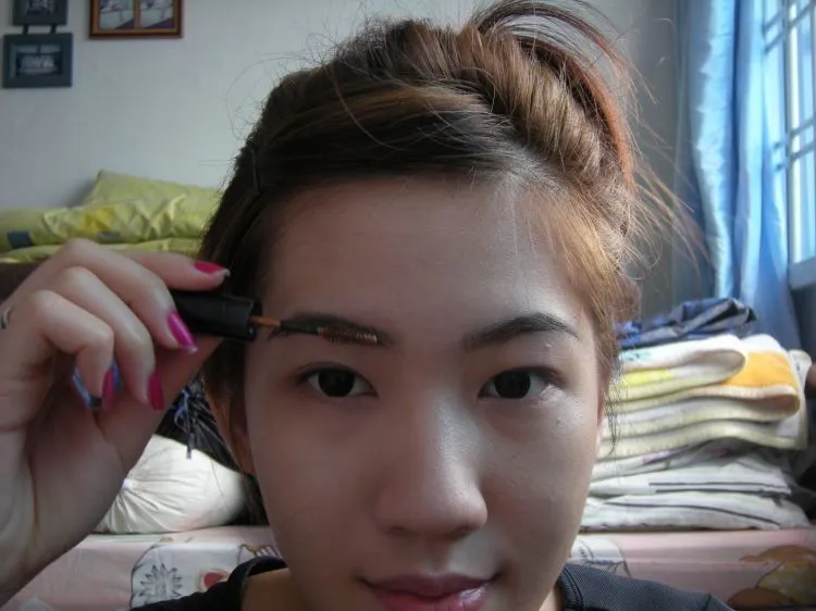 11 Langkah Makeup Simpel, Tampil Cantik Saat Kuliah 21