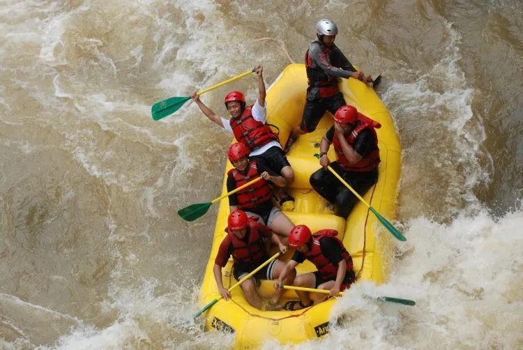 8 Lokasi Arung Jeram Paling Menantang di Indonesia 14