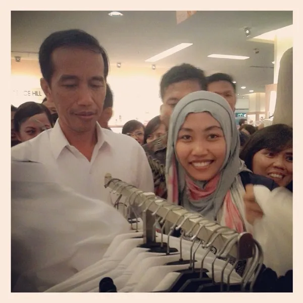 Begini Nih Kalau Pembaca Hipwee Diminta Pamer Foto Mereka Bareng Artis! 34
