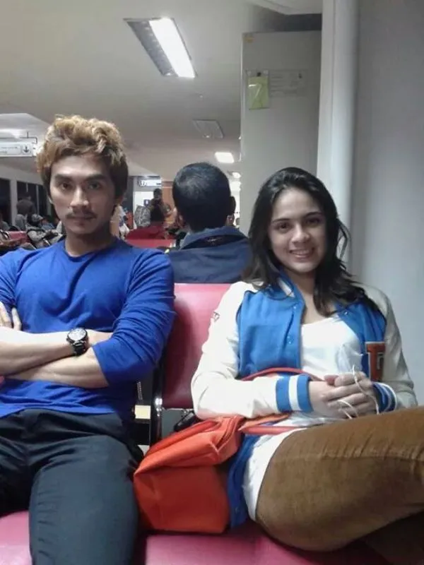 Begini Nih Kalau Pembaca Hipwee Diminta Pamer Foto Mereka Bareng Artis! 44
