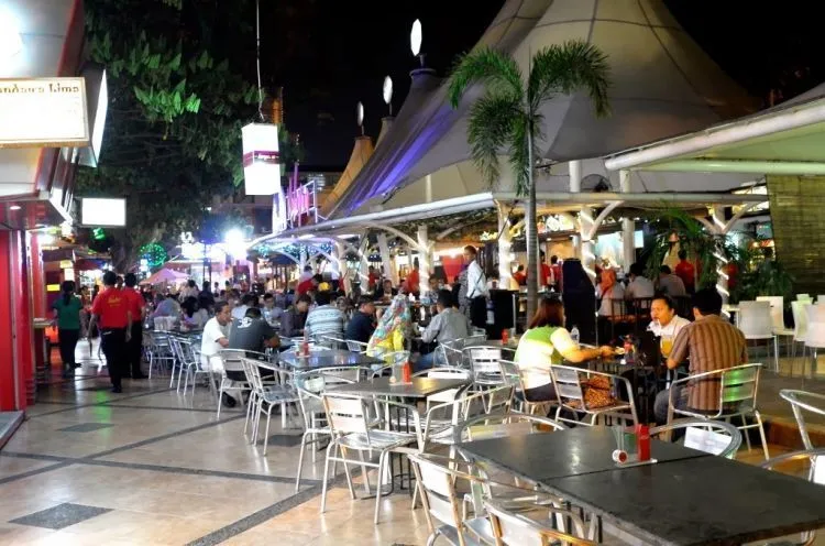 Ingin Pengalaman Liburan yang Berbeda di Kota Medan? Inilah Hal-hal Seru yang Wajib Kamu Lakukan 19