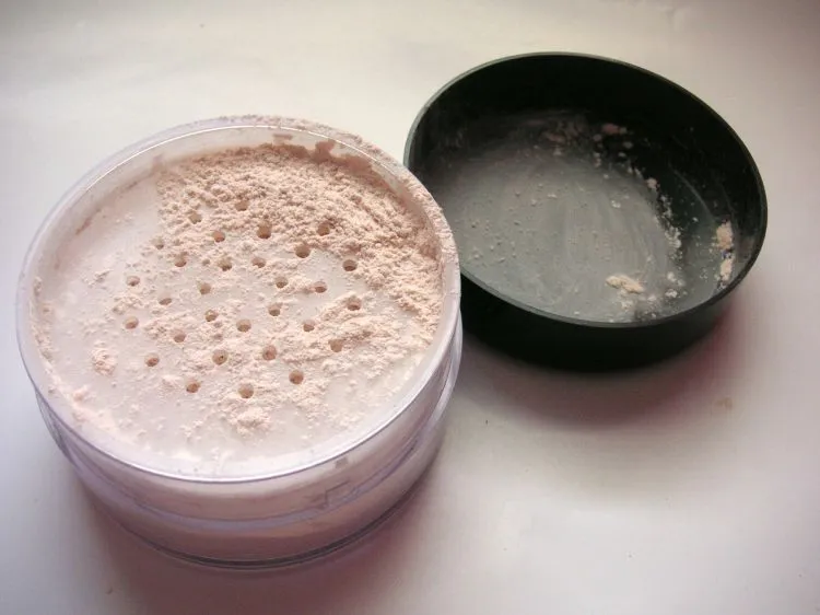 11 Langkah Makeup Simpel, Tampil Cantik Saat Kuliah 25