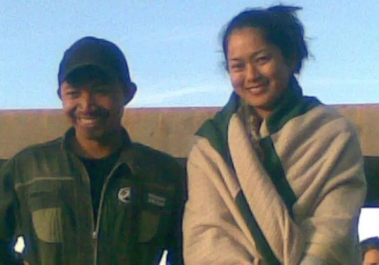 Begini Nih Kalau Pembaca Hipwee Diminta Pamer Foto Mereka Bareng Artis! 53