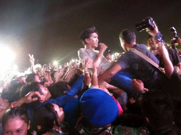 11 Hal yang Membuat Sheila on 7 Tetap Jadi Band Terbaik Sepanjang Masa 21