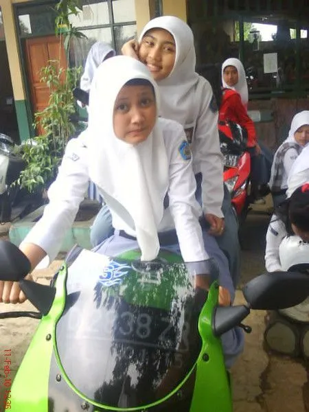 17 Hal yang Mengingatkan Betapa Cupu-nya Kita Saat SMA 24