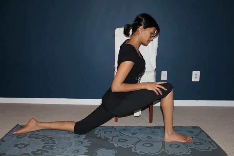 12 Gerakan Stretching Mudah yang Bisa Kamu Lakukan 20