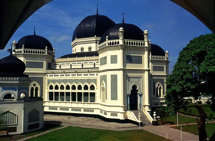 Ingin Pengalaman Liburan yang Berbeda di Kota Medan? Inilah Hal-hal Seru yang Wajib Kamu Lakukan 14