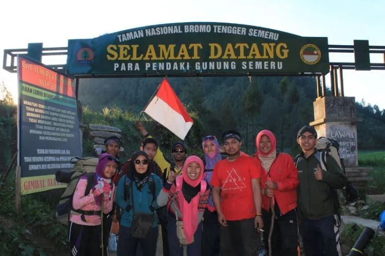 Beginilah Aksi Seru Para Pembaca Hipwee Waktu Mereka Pergi Traveling! 47